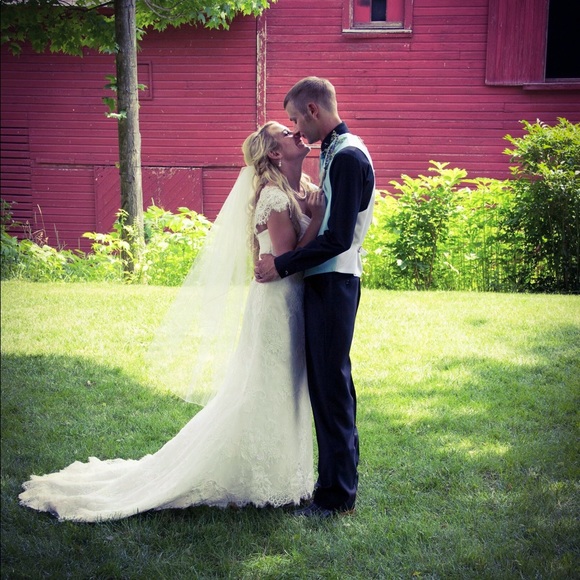 Meet your Posher, Kayla - Picture 12 of 15